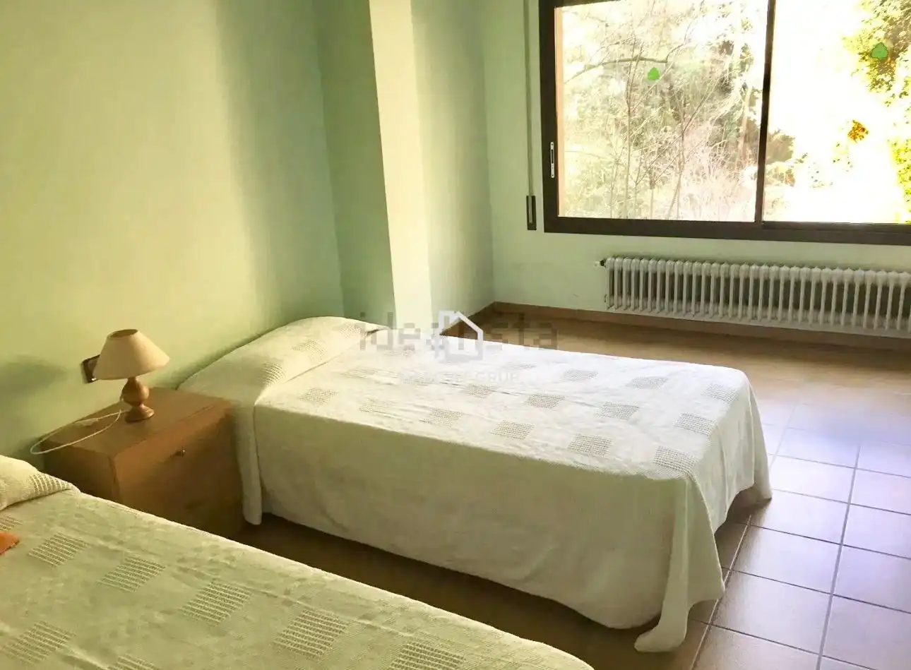 Dormitori de Casa o xalet en venda en Santa Pau amb Calefacció, Jardí privat i Terrassa