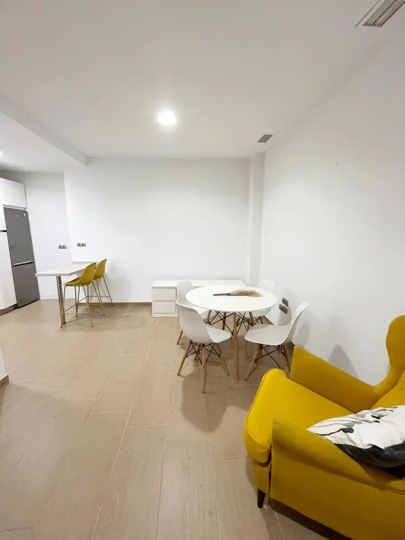 Menjador de Apartament en venda en Córdoba amb Aire condicionat, Calefacció i Moblat