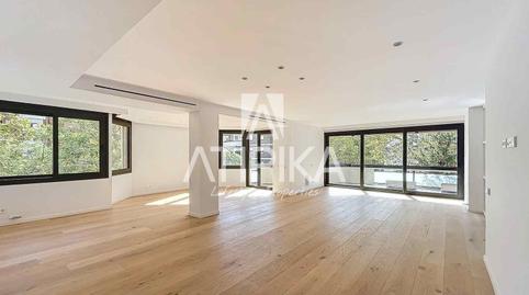 Foto 2 de Piso en venta en Les Tres Torres, Barcelona