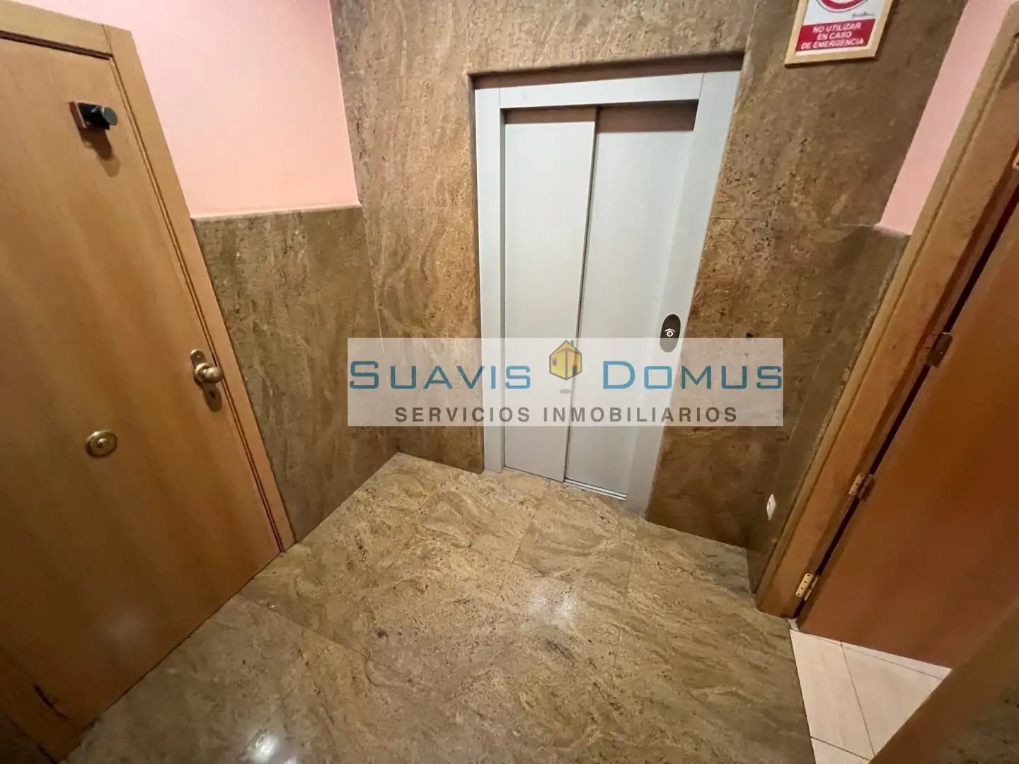 Edificio en venta en Coreses con Alarma