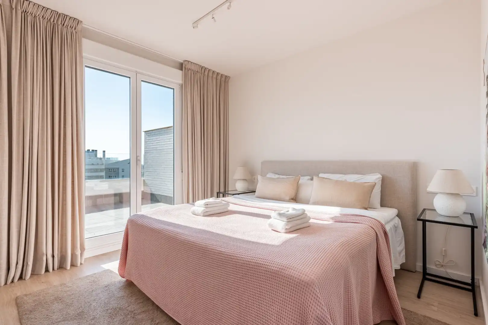 Habitación de Ático en venta en Marbella con Aire acondicionado, Terraza y Trastero