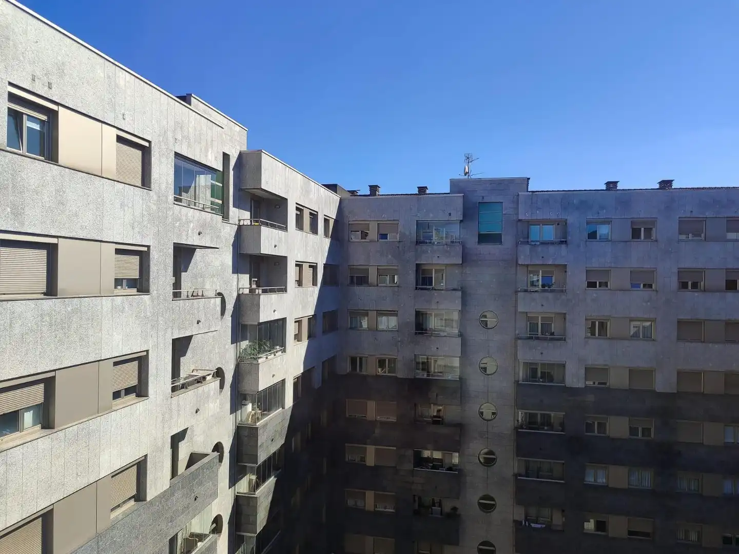 Vista exterior de Piso de alquiler en Oviedo  con Calefacción y Amueblado