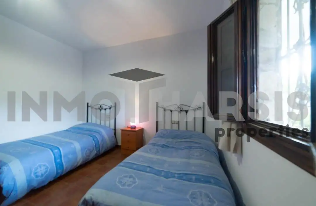 Dormitori de Casa o xalet en venda en Abrucena amb Jardí privat, Terrassa i Moblat