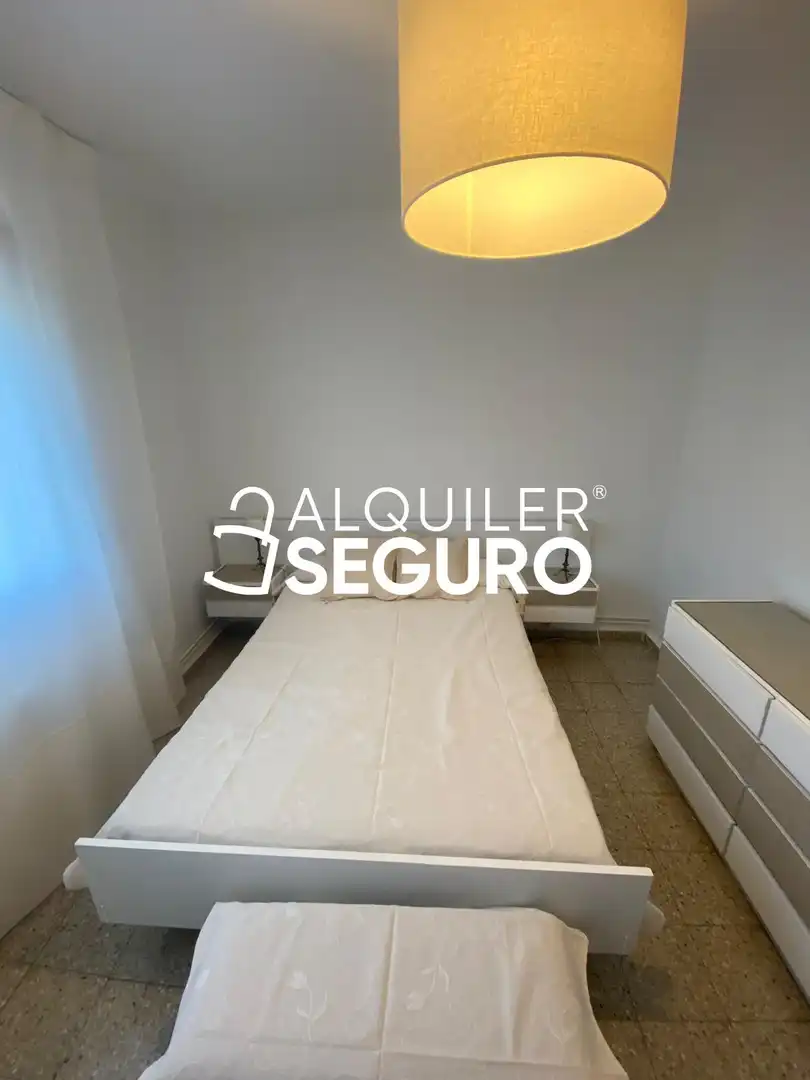 Habitación de Piso de alquiler en Guadalajara con Calefacción, Terraza y Amueblado
