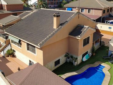 Chalet con balcón en venta en Calle RAFAEL ALBERTI
