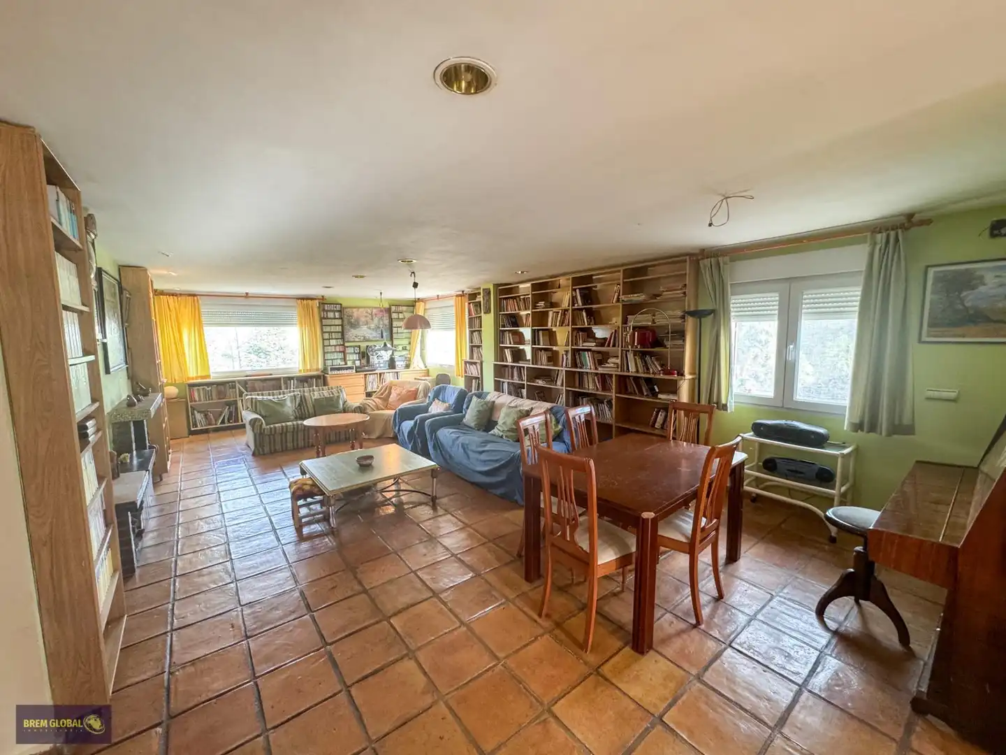 Sala d'estar de Casa o xalet en venda en Puentes Viejas amb Jardí privat, Traster i Moblat