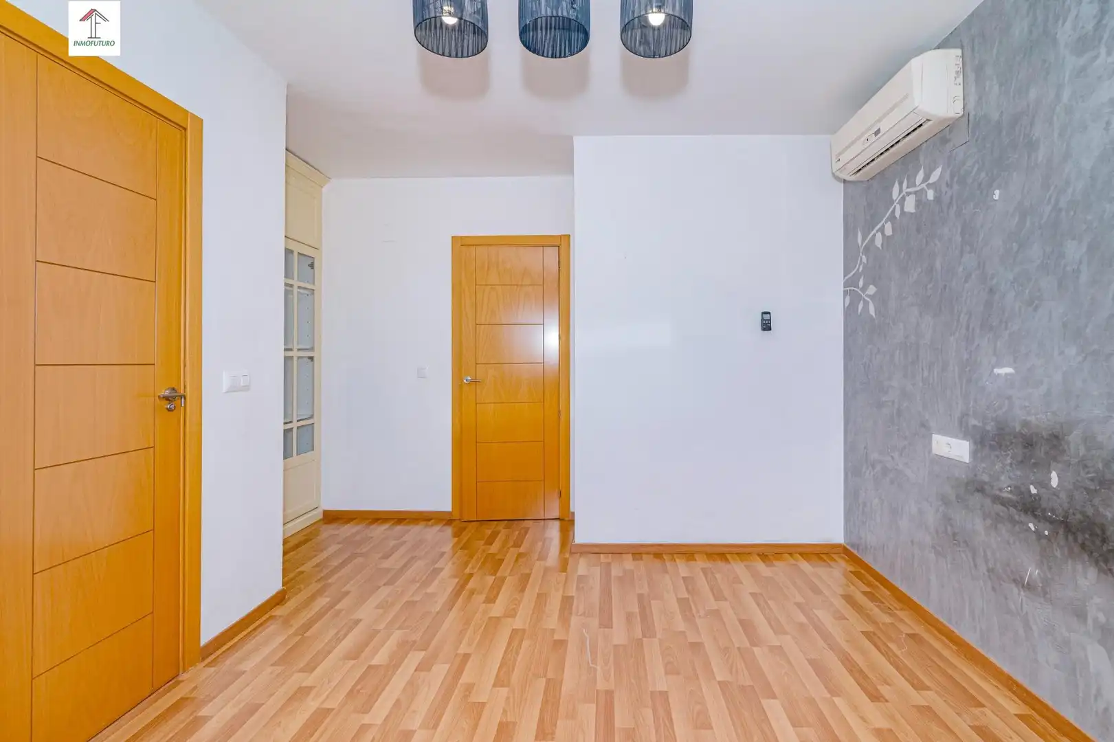 Casa aparellada amb terrassa en venda a Avenida LUIS JAVIER 2, imagen 28