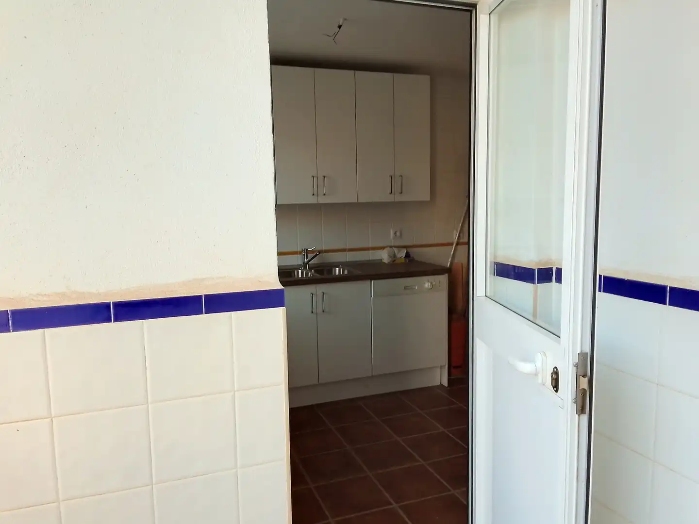 Cuina de Casa adosada en venda en Villaluenga del Rosario amb Terrassa i Balcó