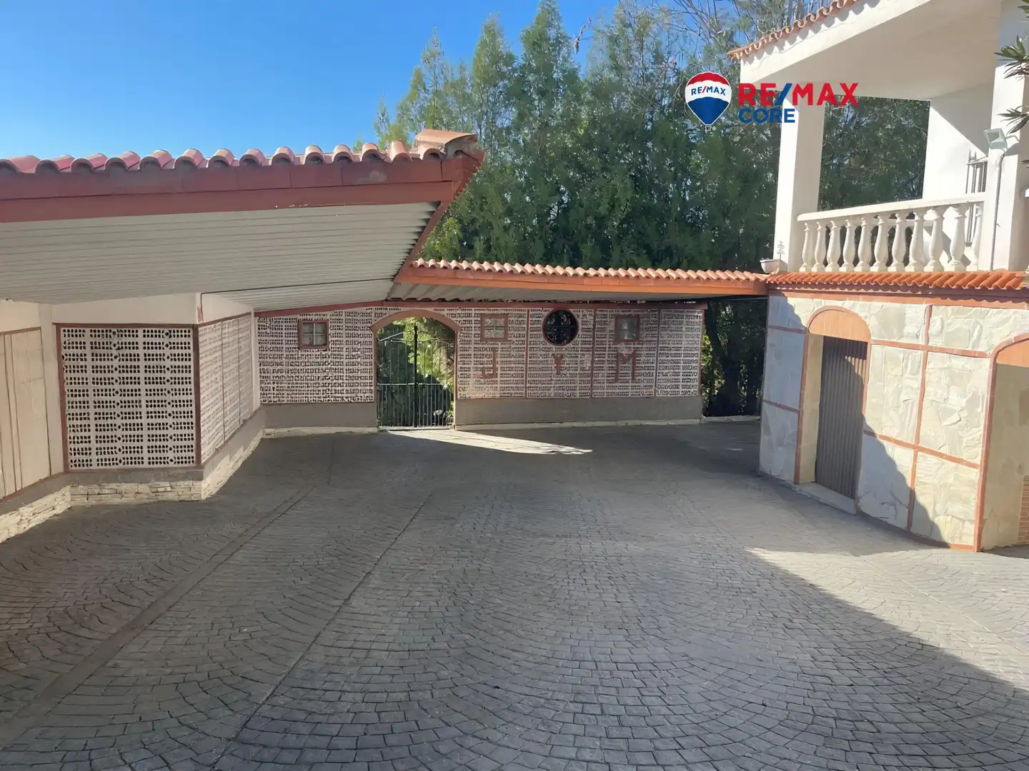 Vista exterior de Casa o xalet en venda en Almendralejo amb Aire condicionat, Calefacció i Terrassa