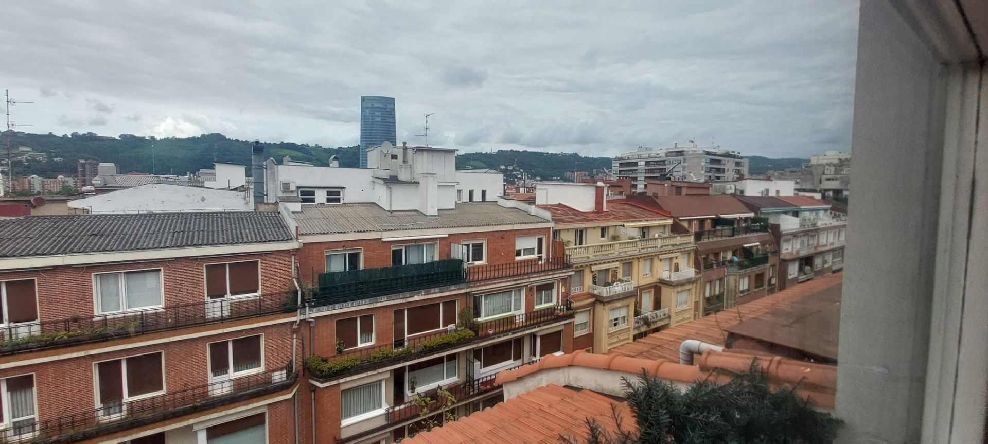 Vista exterior de Pis en venda en Bilbao 