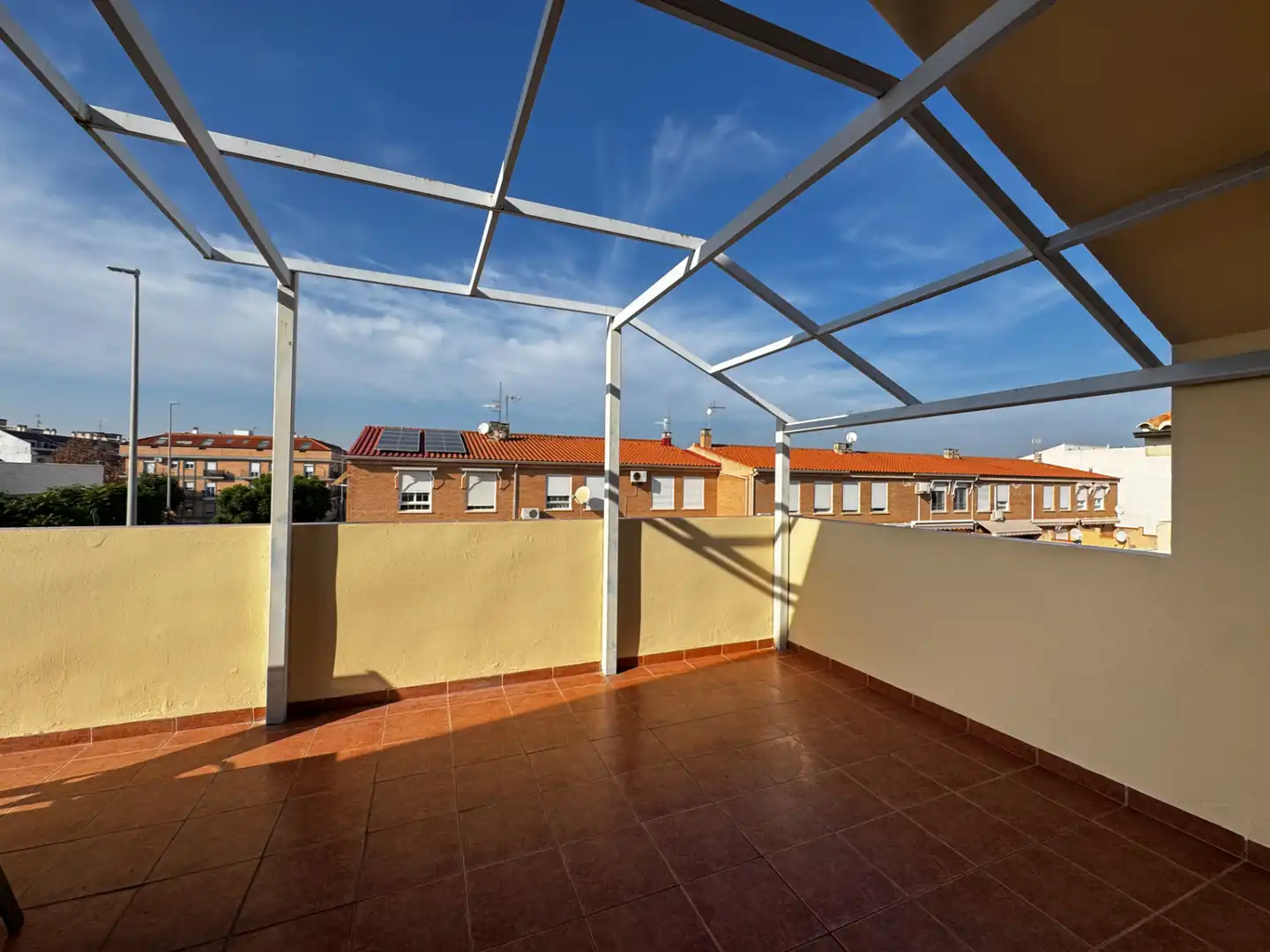 Terrasse von Einfamilien-Reihenhaus zum Verkauf in Canet d'En Berenguer mit Klimaanlage, Heizung und Terrasse