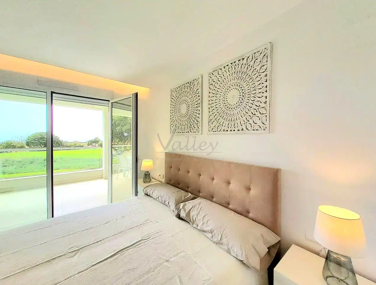 Schlafzimmer von Wohnungen zum Verkauf in Sotogrande mit Klimaanlage, Terrasse und Möbliert