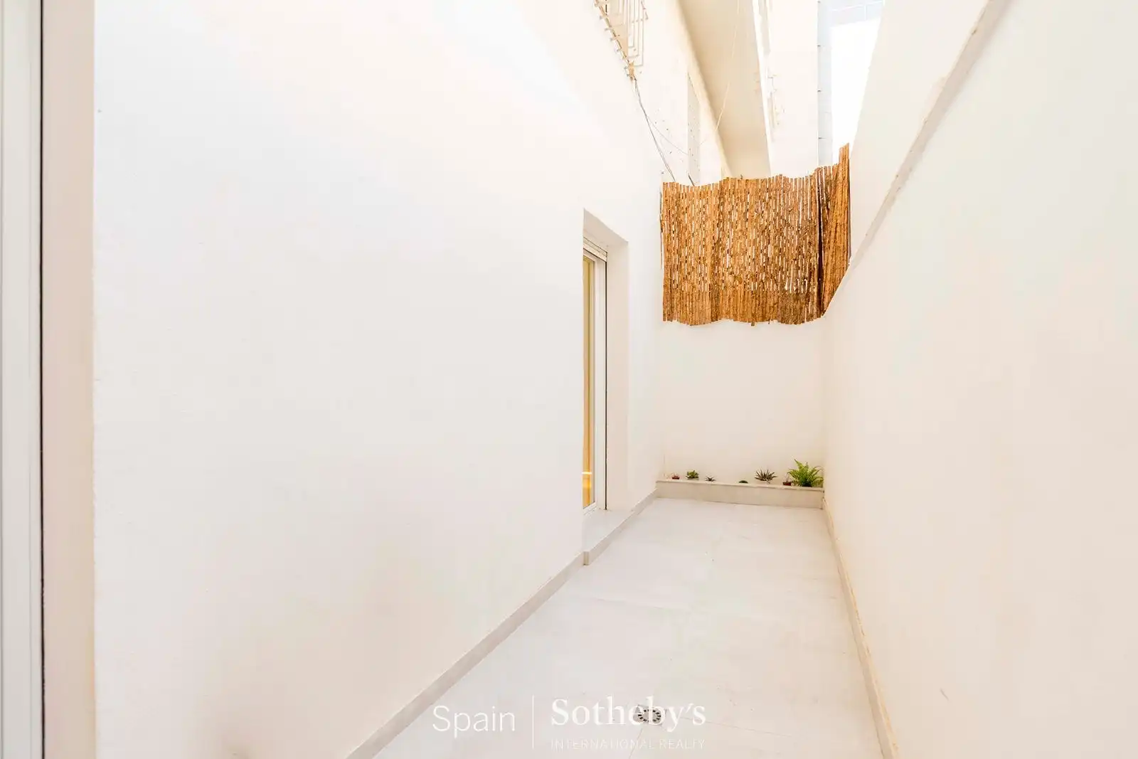 Apartments for sale in Calle de Benito Gutiérrez, Argüelles