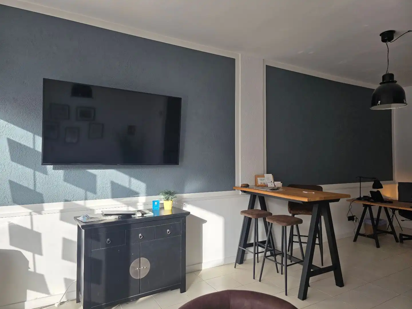 Wohnzimmer von Geschaftsraum zum Verkauf in Adeje mit Klimaanlage, Heizung und Terrasse