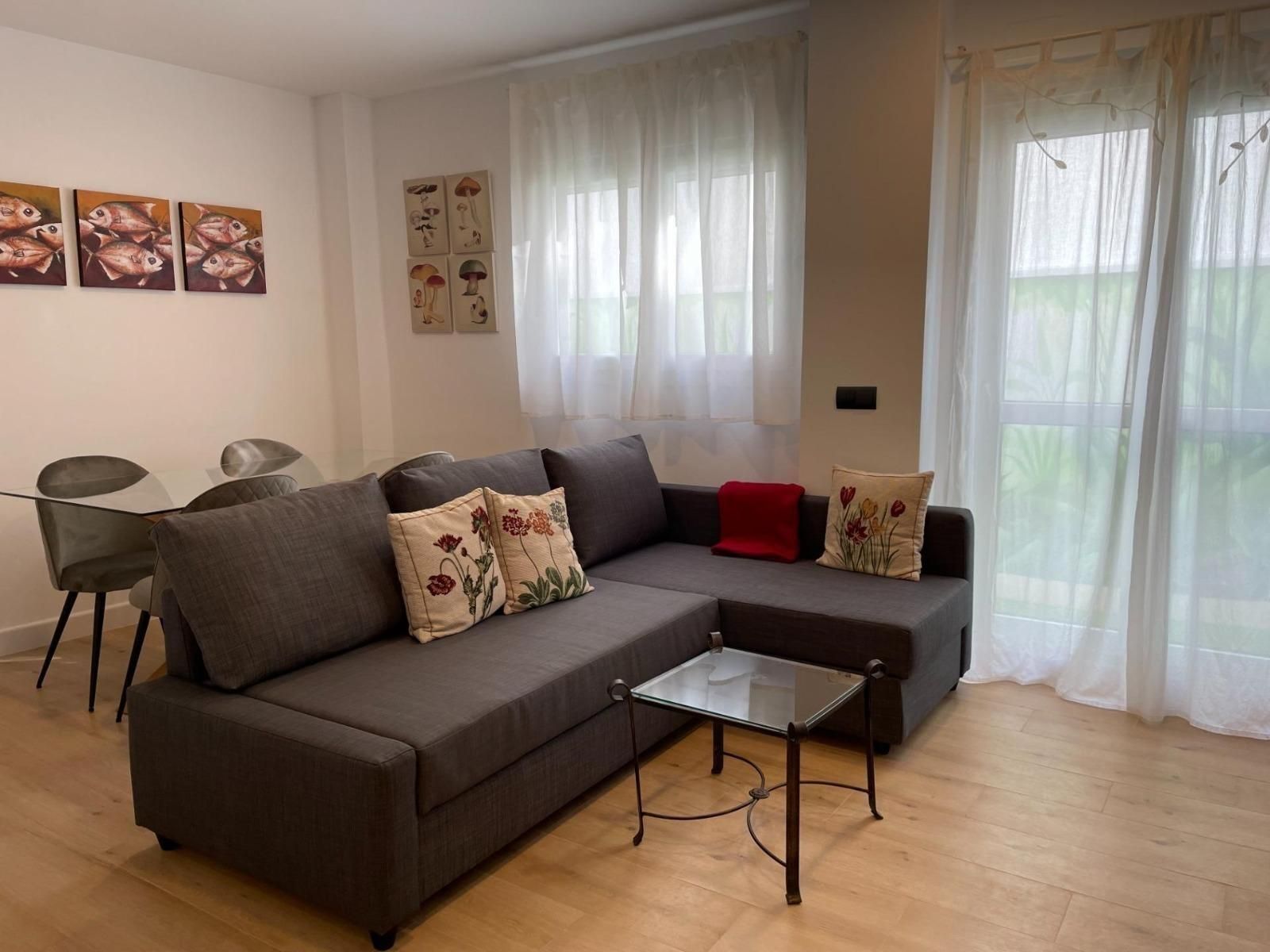 Sala d'estar de Apartament de lloguer en El Puerto de Santa María amb Aire condicionat