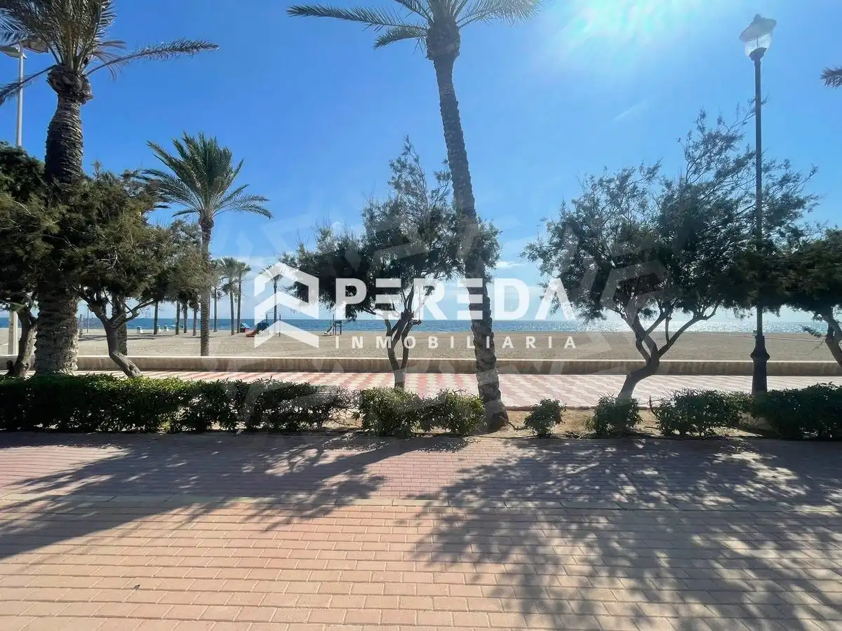 Außenansicht von Wohnungen zum Verkauf in Roquetas de Mar mit Terrasse, Möbliert und Gemeinschaftspool