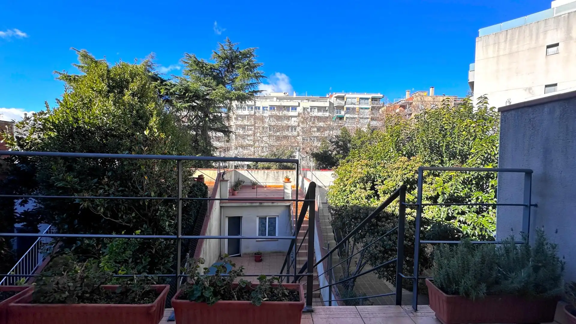 Vista exterior de Casa o chalet en venta en Terrassa con Aire acondicionado, Calefacción y Terraza