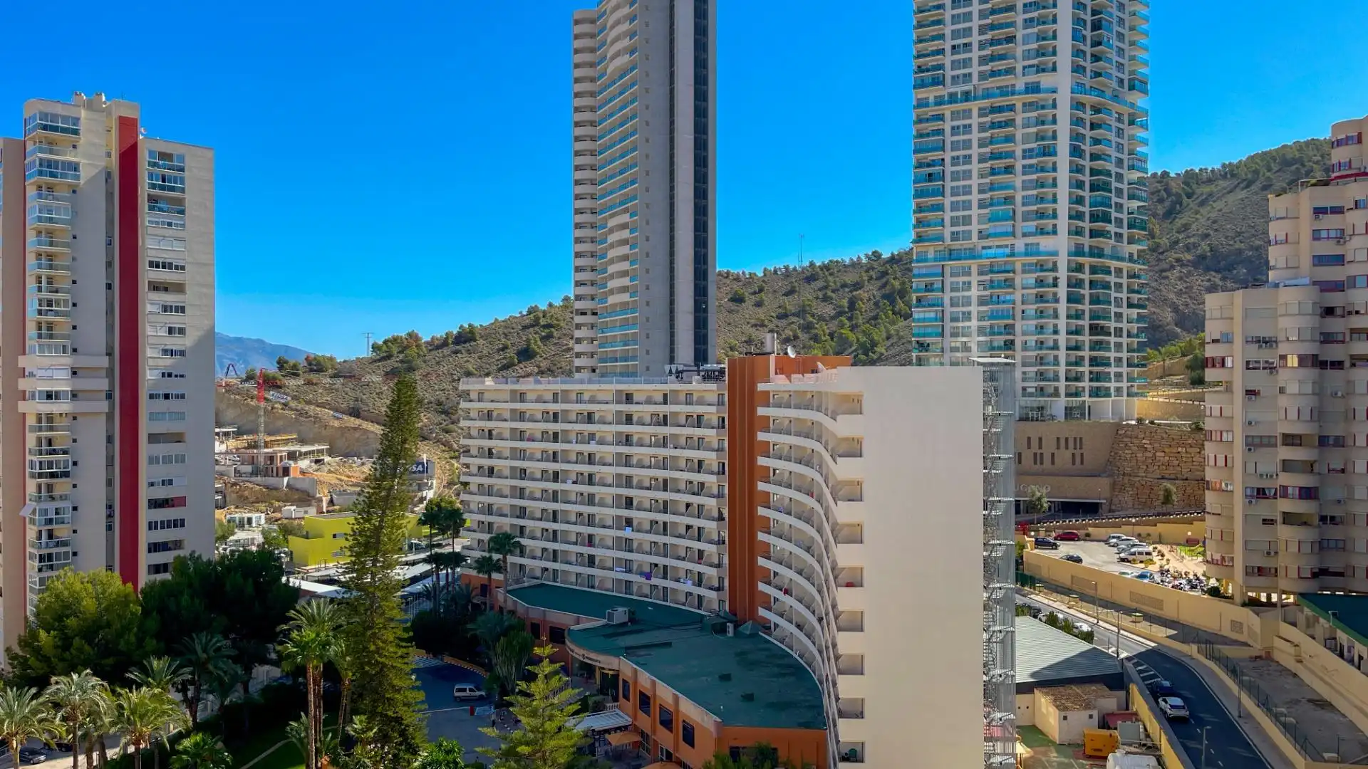 Exterior view of Apartments for rent in Benidorm  with Air Conditioner, Terrace and Furnished