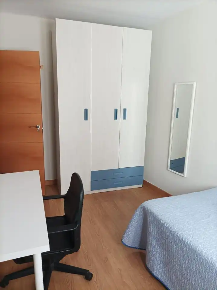 Schlafzimmer von Wohnung zur Miete in Granada