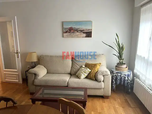 Wohnung zur Miete in Torcuato Fernández Miranda, El Bibio - Parque