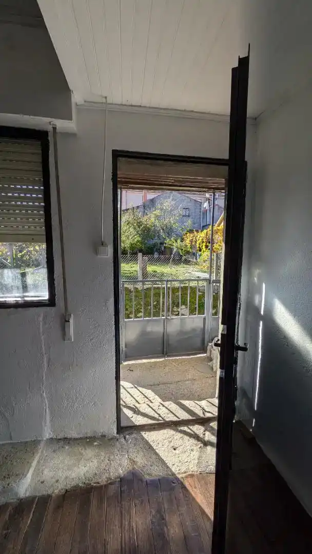 Casa adosada en venda en Calvos de Randín amb Moblat i Balcó