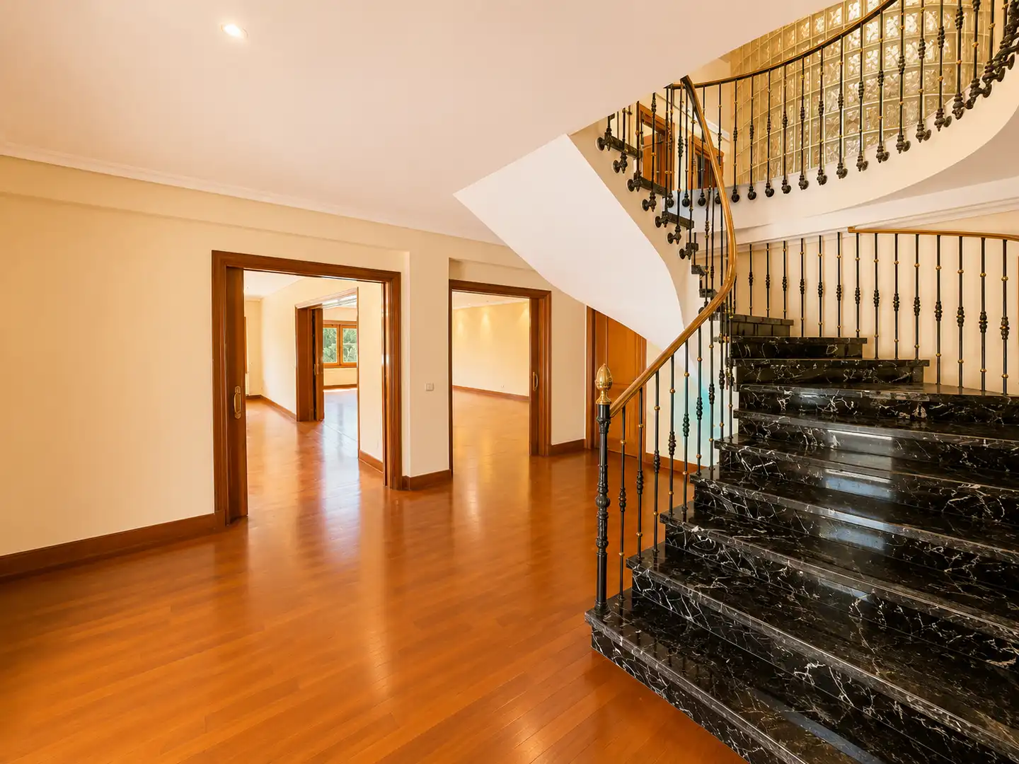 Villa mit Pool zum Verkauf in Urbanización Este - Montepríncipe, imagen 20