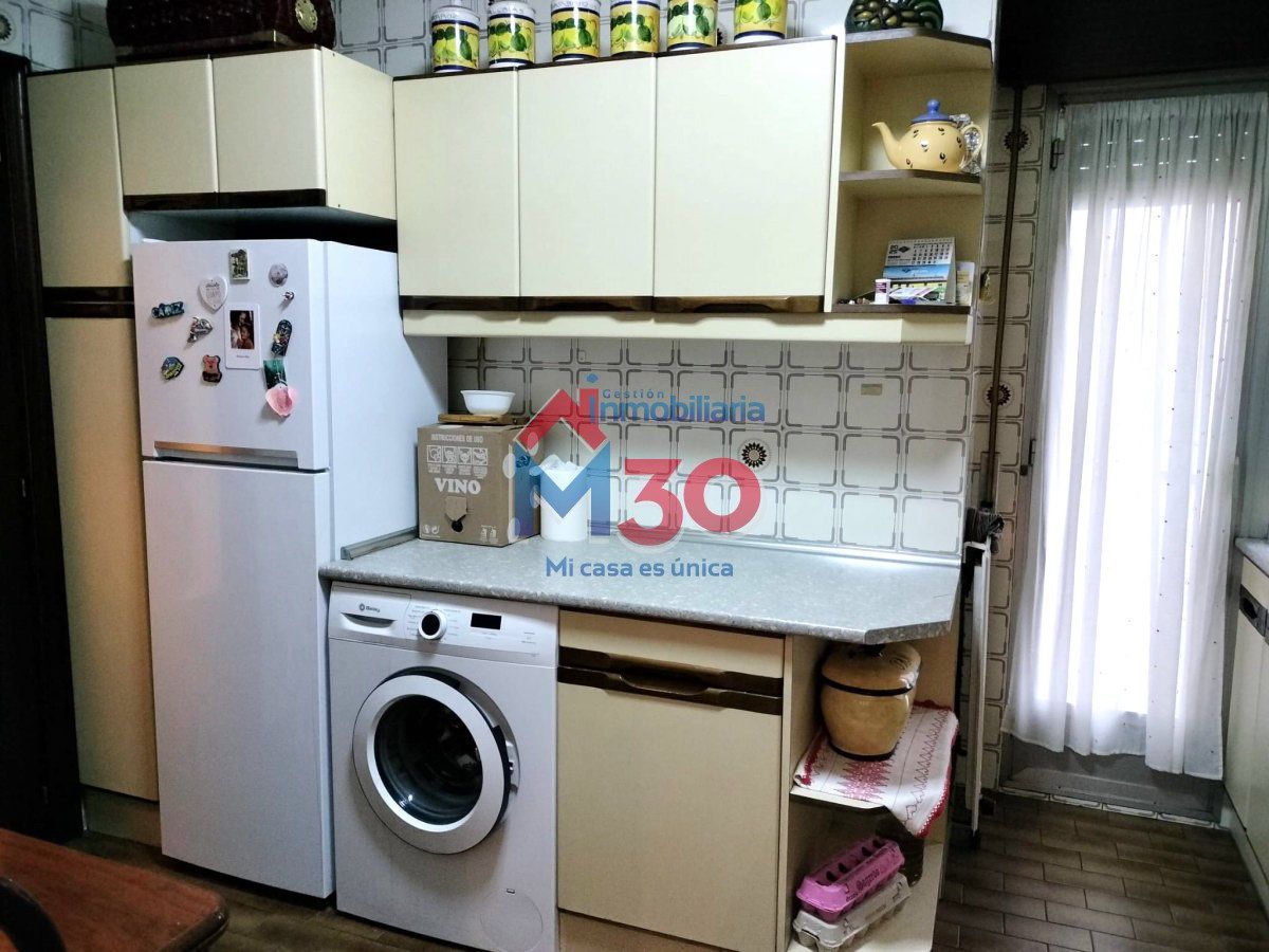 Cuina de Pis en venda en Miranda de Ebro amb Calefacció, Parquet i Terrassa