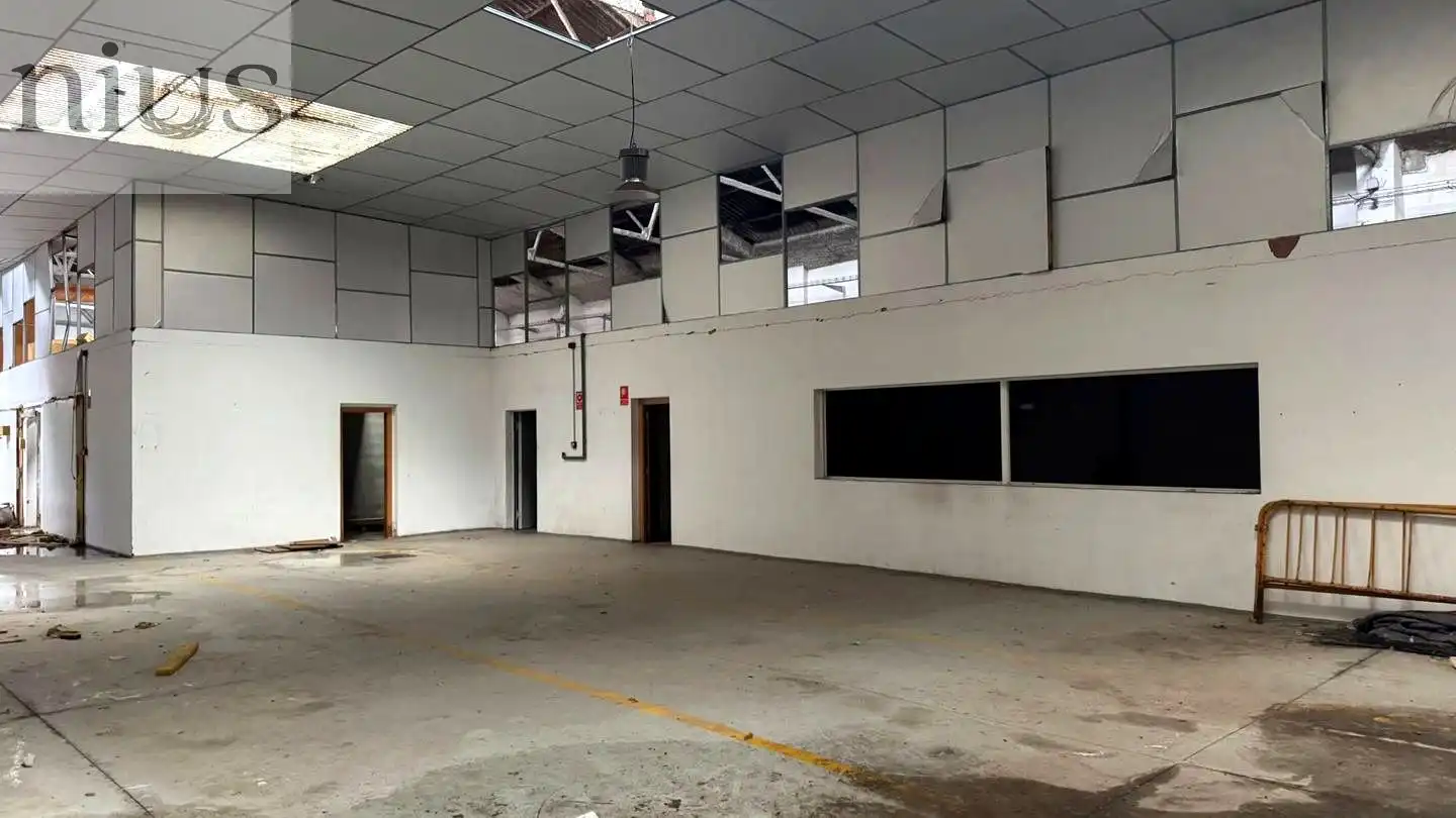 Nave industrial en venta en Silla