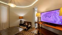Living room of Flat to rent in  Madrid Capital  with Air Conditioner, Heating and Parquet flooring