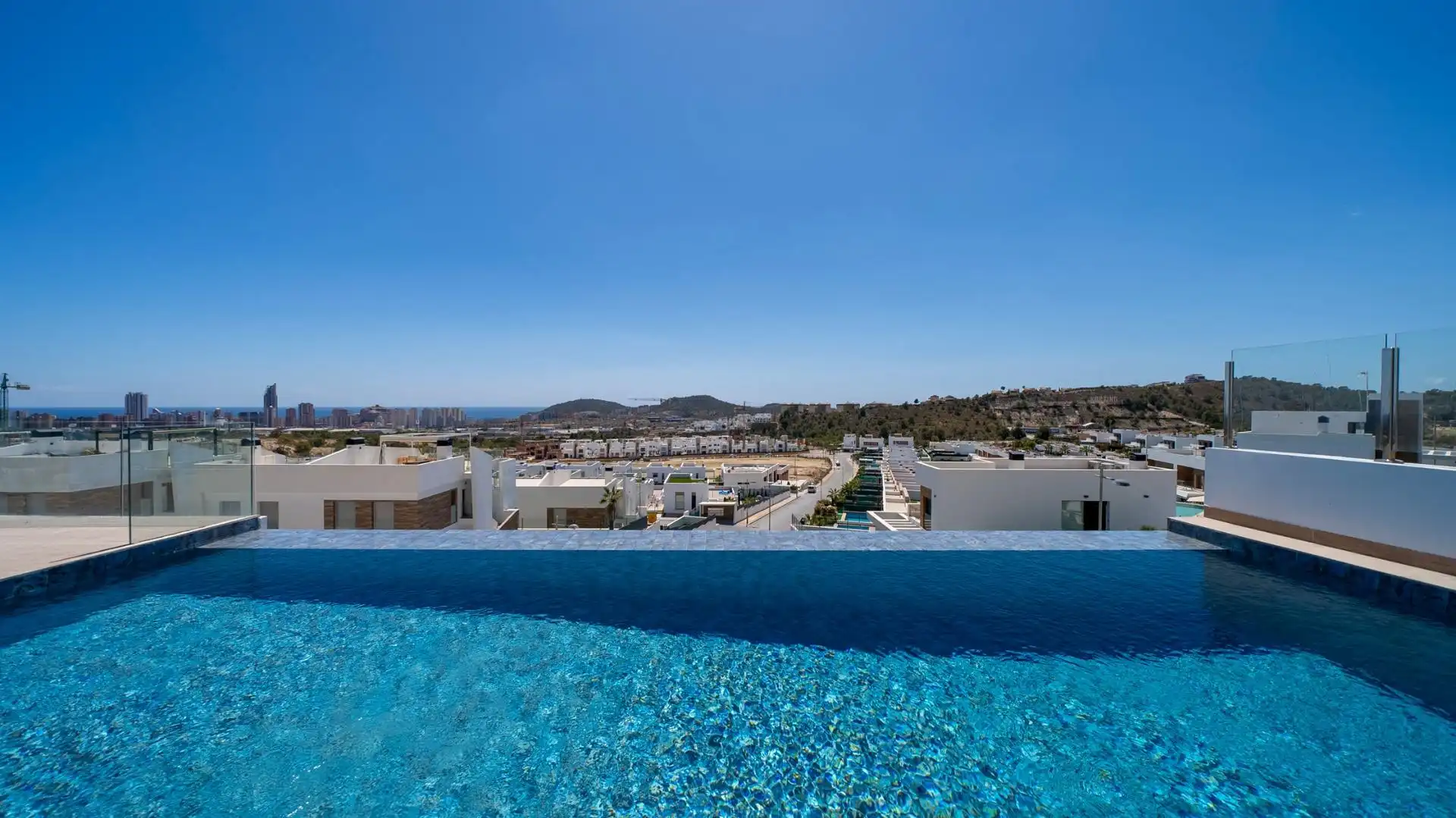 Chalet con piscina en venta en Calle carrer brasil, imagen 4