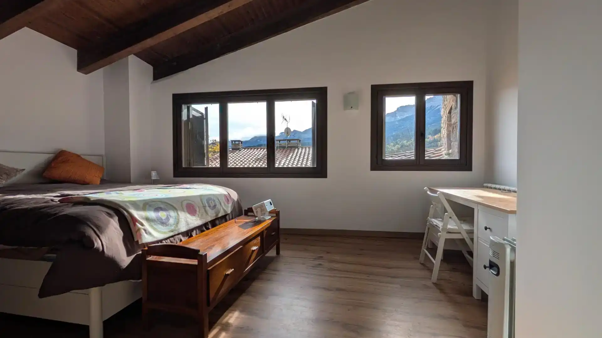 Schlafzimmer von Wohnung zur Miete in Cava mit Klimaanlage, Privatgarten und Parkett