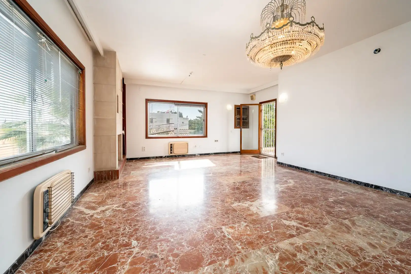 Sala d'estar de Casa adosada en venda en Calvià amb Jardí privat i Terrassa