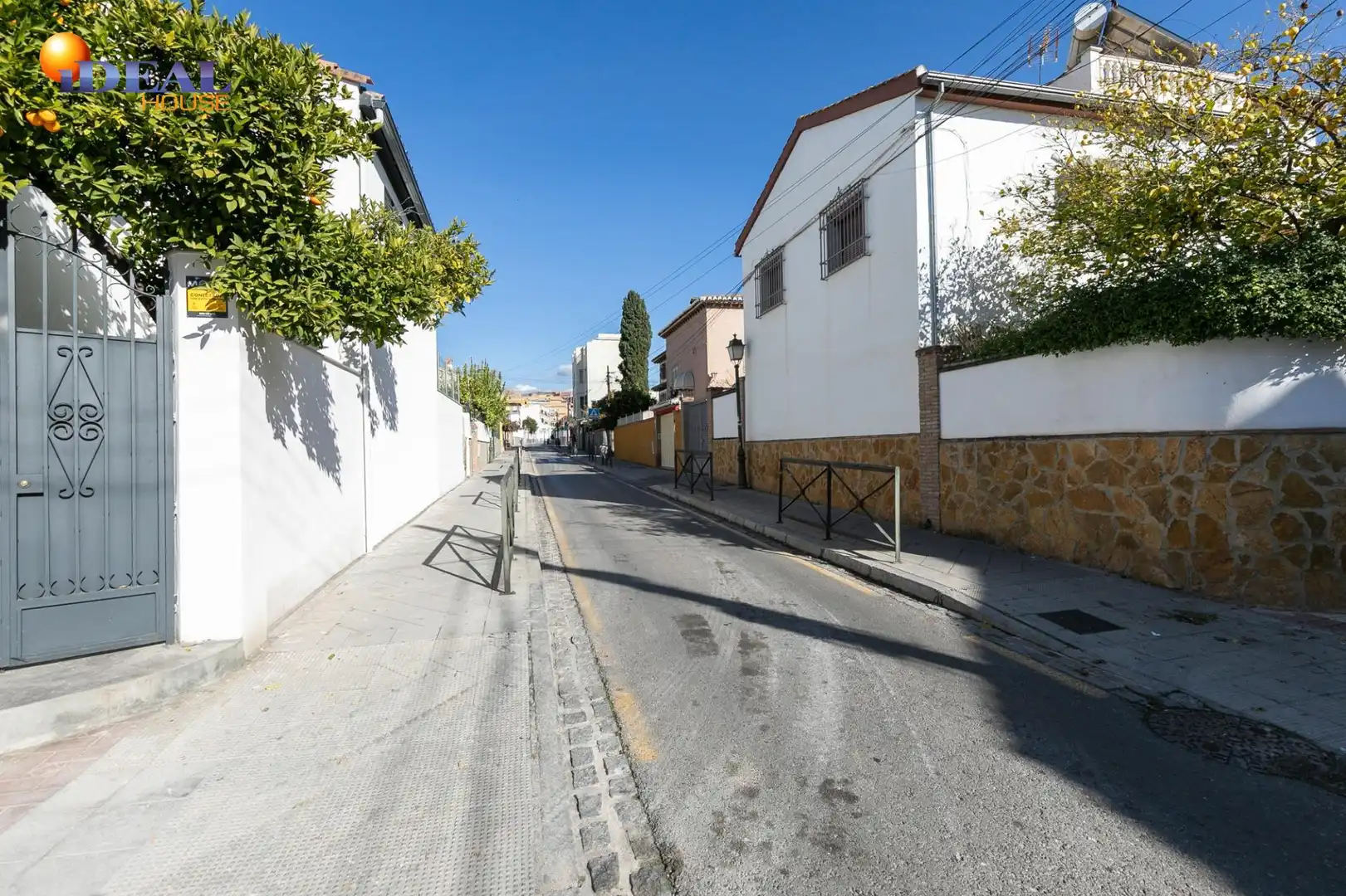 Exterior view of Houses for sale in Granada