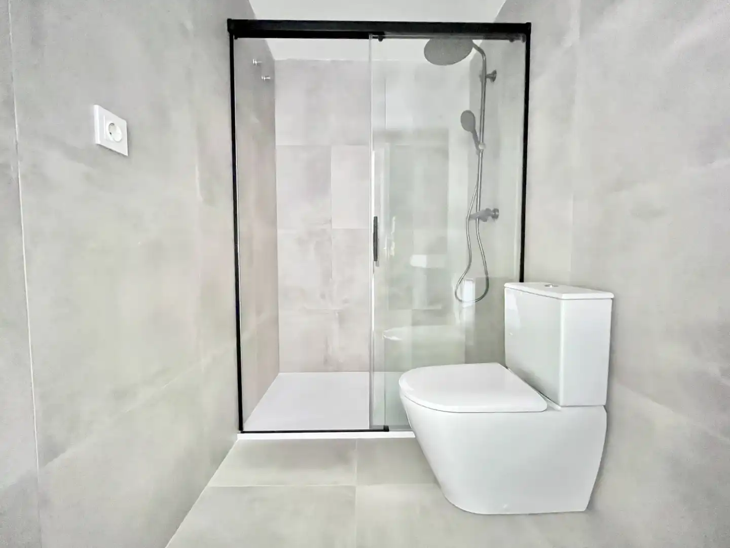 Bathroom of Flat for rent in Barcelona  with Air Conditioner, Heating and Parquet flooring