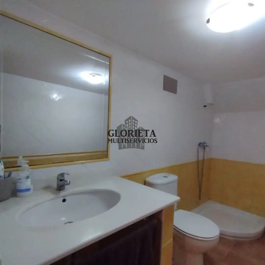 Bany de Casa o xalet en venda en Vigo  amb Calefacció, Terrassa i Traster