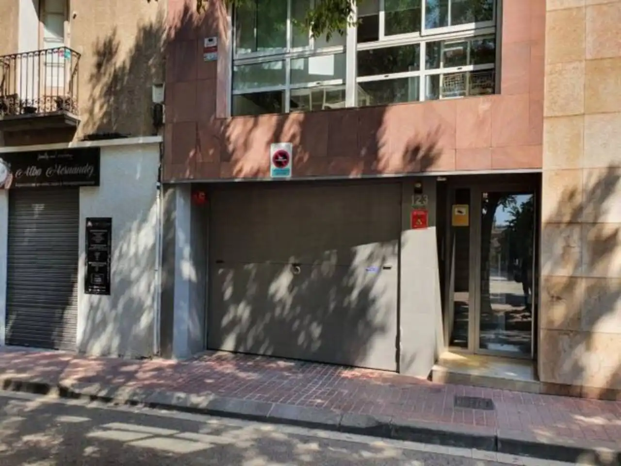 Aparcament amb ascensor en venda a Calle Creueta, imagen 2