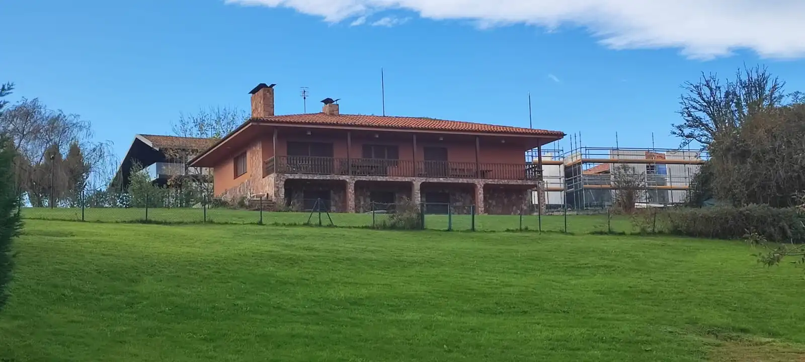 Außenansicht von Country house zum Verkauf in Llanes mit Heizung, Privatgarten und Terrasse