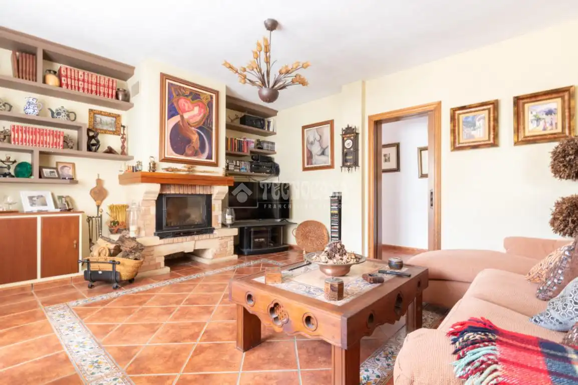 Sala d'estar de Casa o xalet en venda en Alhaurín de la Torre amb Aire condicionat i Piscina