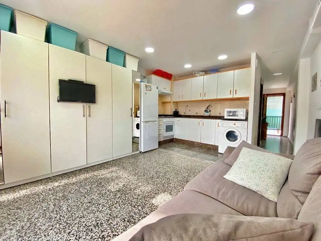 Apartment mit Pool zur Miete in CONSTITUCIO DE LA, imagen 4