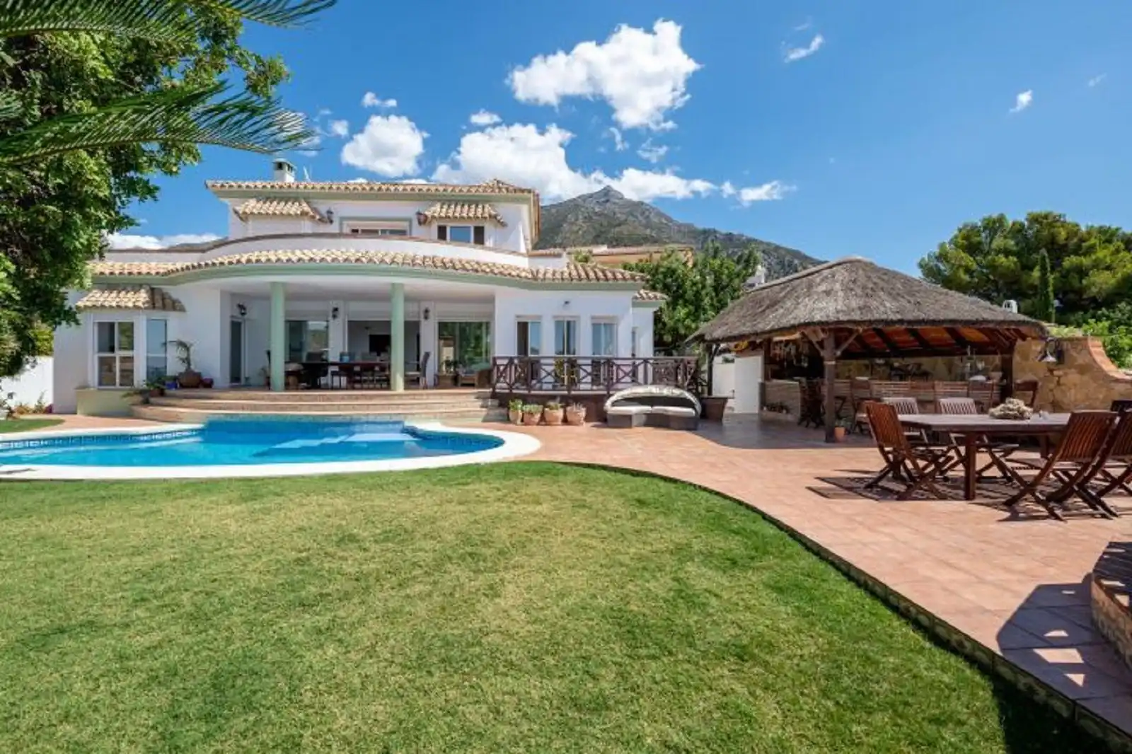 Casa amb piscina en venda a Istán