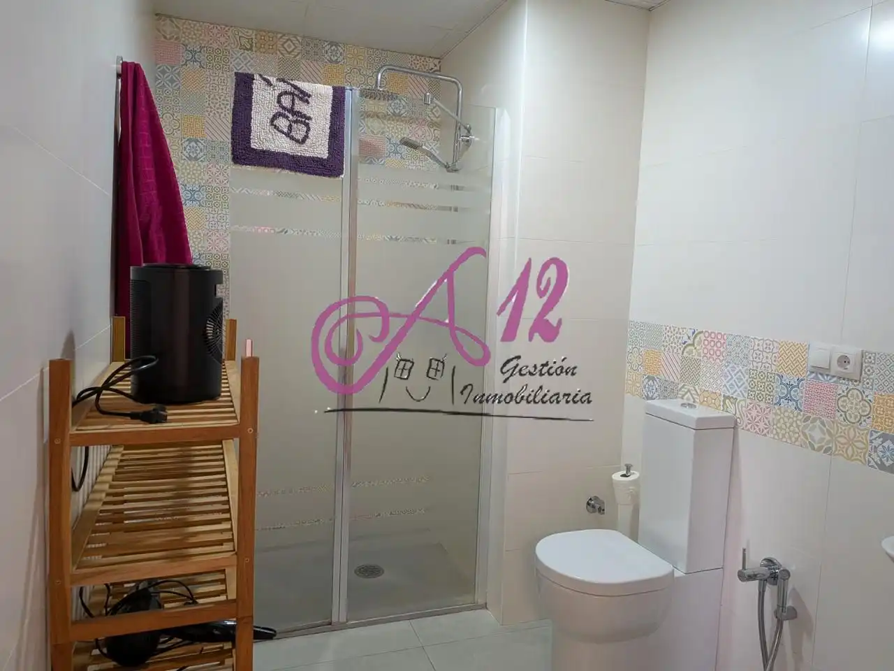Bathroom of Ground floor for rent in Valencia  with Air Conditioner and Furnished