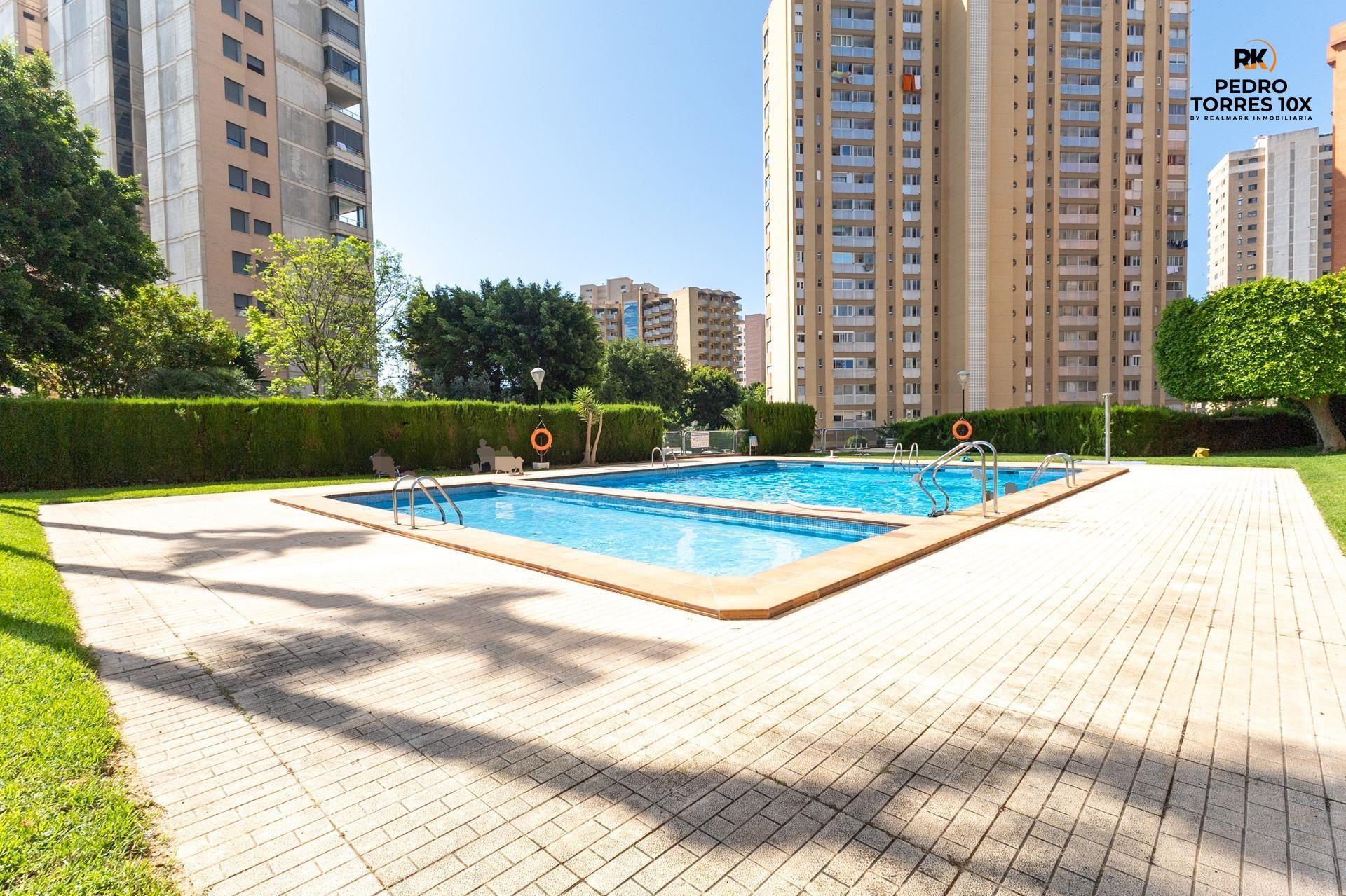 Piscina de Apartamento en venta en Benidorm con Jardín privado, Terraza y Piscina comunitaria
