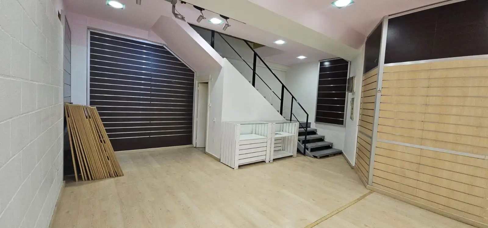 Business premises for sale in Avenida Primero de Mayo, imagen 5