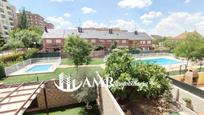 Exterior view of House or chalet for sale in Fuenlabrada  with Air Conditioner, Terrace and Balcony
