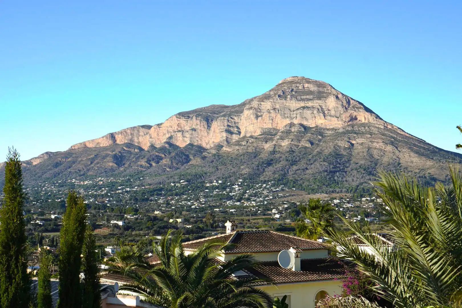 Vista exterior de Casa o xalet en venda en Jávea / Xàbia amb Aire condicionat, Calefacció i Jardí privat