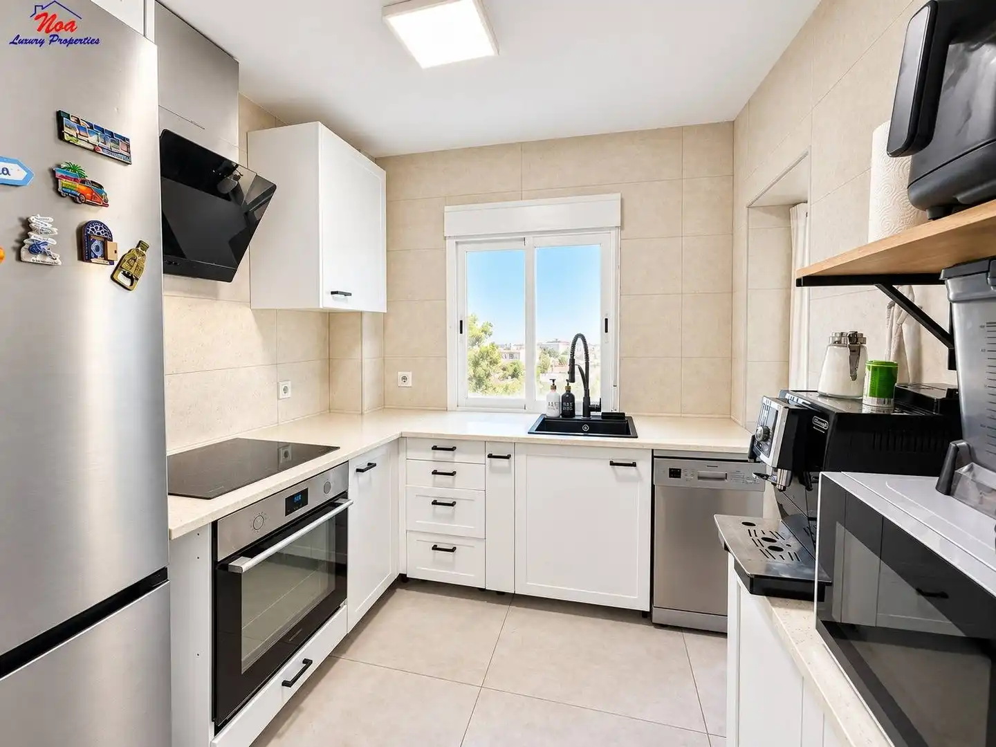 Apartamento con balcón en venta en Calle Tres Banderas, imagen 4