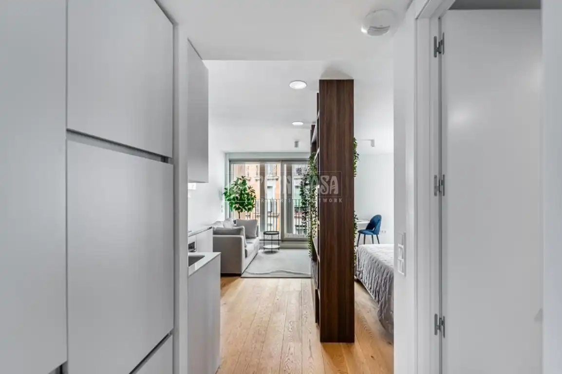 Study for rent in Madrid  with Air Conditioner, Heating and Terrace