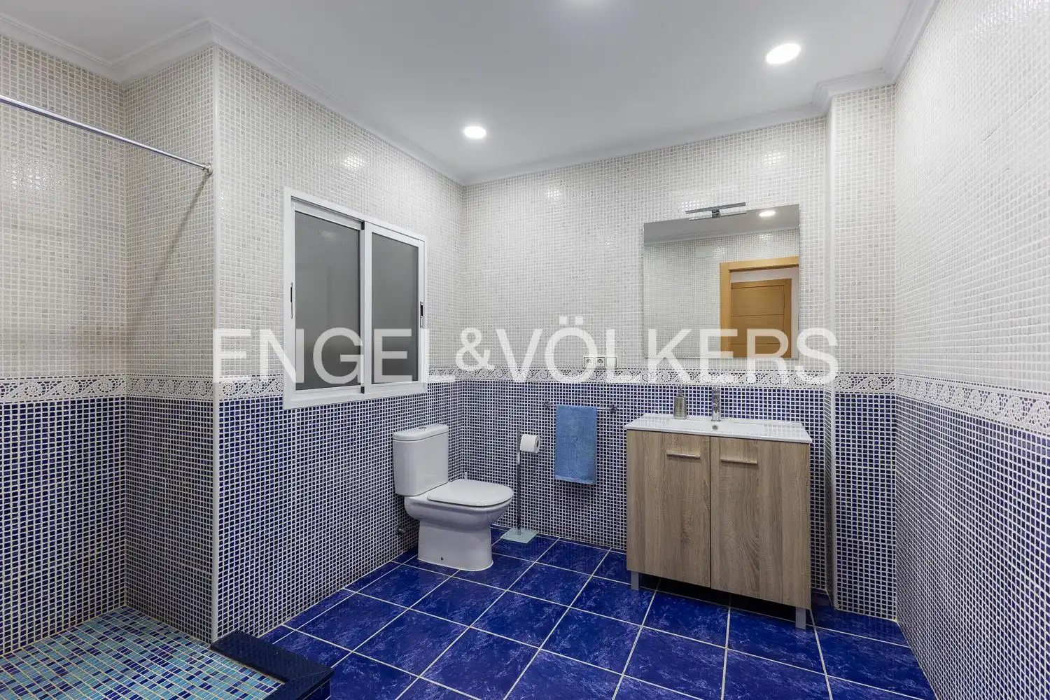 Houses for sale in La Pobla de Vallbona  with Air Conditioner, Heating and Terrace