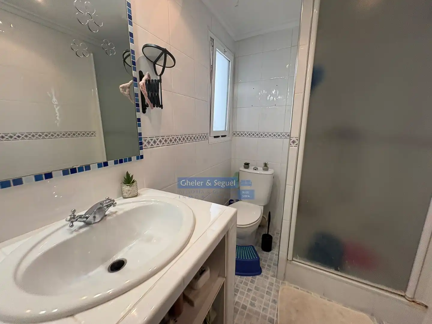 Bathroom of Flat for sale in Gilet