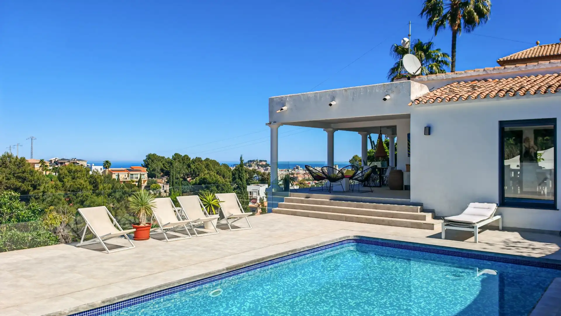 Vista exterior de Casa o chalet en venta en Dénia con Aire acondicionado, Jardín privado y Terraza